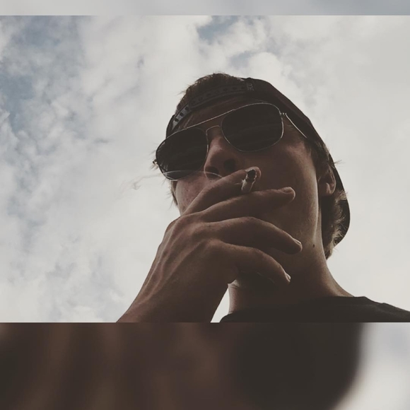 Meet your Posher, Dylan - Picture 1 of 1